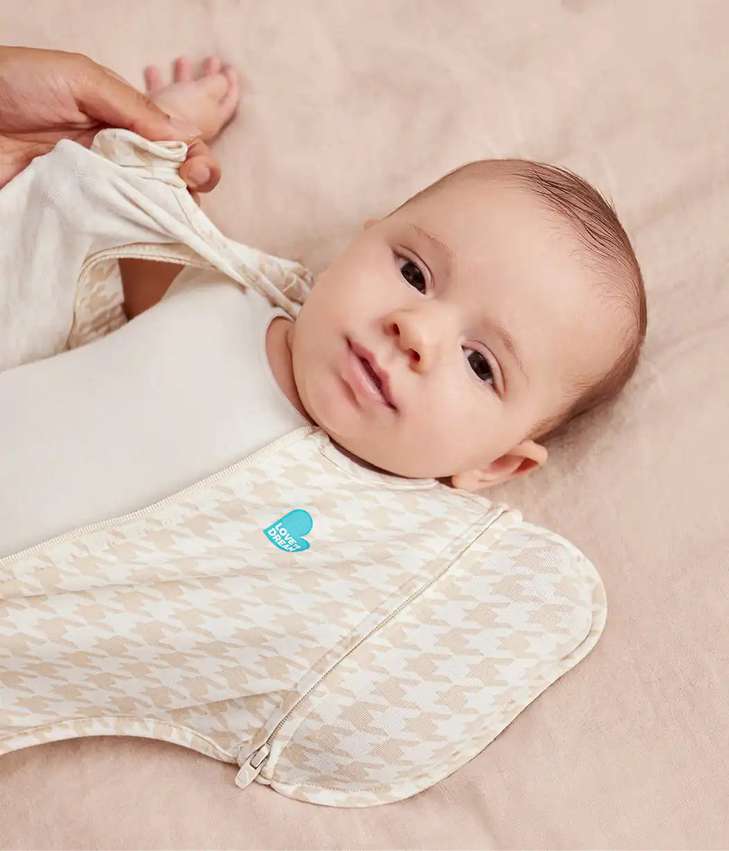 Swaddle Up™ 2-in-1 Transition Bag 1.0 TOG Cotton Tan Houndstooth