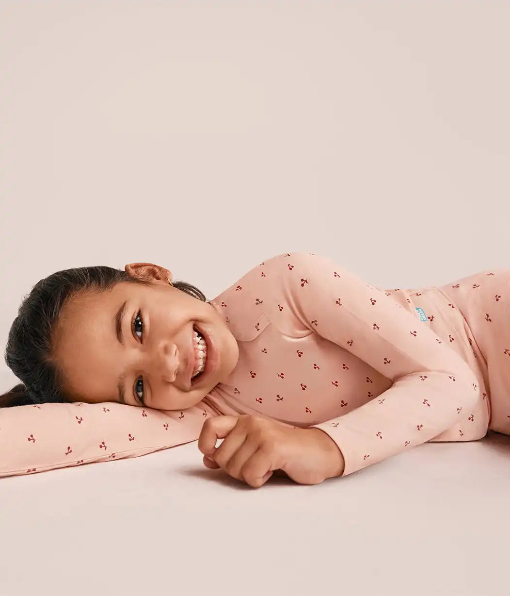 Ultimate Toddler Mattress Gift Bundle | Mattress | Sleep Suit | Towel | Wash Cloth | Burp Cloth | Bib | Blush